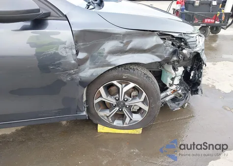 2021 Kia Forte Lxs z USA, uszkodzony, nr VIN 3KPF24AD5ME272036